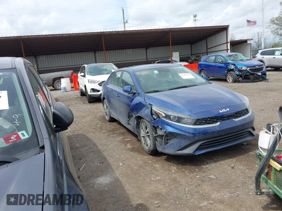 2024 Kia Forte LXS with VIN 3KPF24AD8RE735701, listed as a IAAI auction lot 42080715 with 21,401 mi miles and . Bid and sale history available at DreamBid. Image 1.