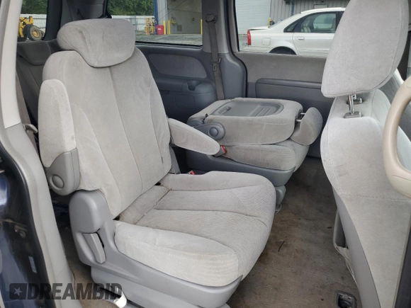 2006 Kia Sedona LX with VIN KNDMB233666045365, listed as a Copart auction lot 52853325 with 171,091 mi miles and Salvage Title. Bid and sale history available at carsss.com. Image 11.