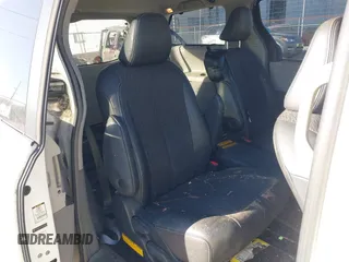 2011 Toyota Sienna SE with VIN 5TDXK3DC7BS029302, listed as a IAAI auction lot 41632724 with 211,503 mi miles. Bid and sale history available at carsss.com. Image 8.
