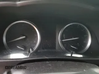 2018 Toyota Highlander SE z VIN 5TDJZRFHXJS857422, wystawiony jako Copart lot #84721464 z przebiegiem Nie podano mil oraz Nie do naprawy • Non repairable. Historia ofert i sprzedaży dostępna na DreamBid. Obrazek 9.