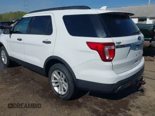2017 Ford Explorer with VIN 1FM5K8B82HGB19796, listed as a IAAI auction lot 42043548 with 150,283 mi miles and . Bid and sale history available at carsss.com. Image 3.