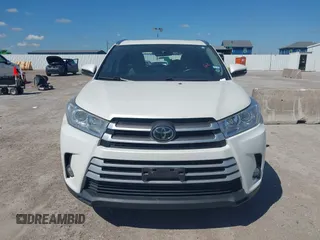 2018 Toyota Highlander SE with VIN 5TDKZRFH8JS548391, listed as a IAAI auction lot 42227742 with 79,782 mi miles and . Bid and sale history available at DreamBid. Image 13.