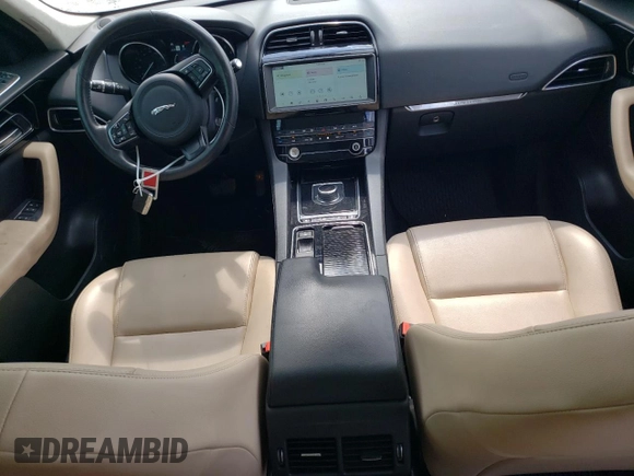 2020 Jaguar F-Pace 25t Premium z VIN SADCJ2FX2LA622614, wystawiony jako Copart lot #61855884 z przebiegiem 116 046 mil mil oraz Szkody całkowita. Historia ofert i sprzedaży dostępna na DreamBid. Obrazek 8.