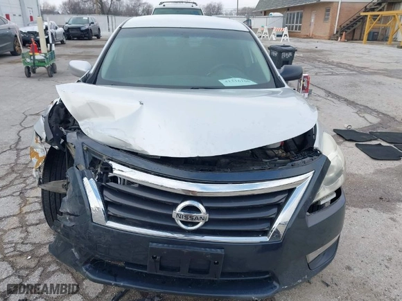 2013 Nissan Altima 2.5 S with VIN 1N4AL3AP9DC270976, listed as a IAAI auction lot 41216106 with 116,914 mi miles. Bid and sale history available at carsss.com. Image 6.