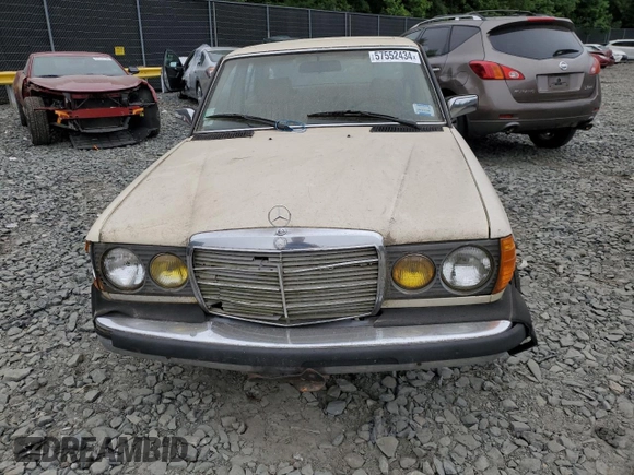 1984 Mercedes-Benz 300 D с VIN WDBAB33A4EA064403, выставлен на аукционе Copart как лот 57552434 с пробегом 173 024 миль миль и На запчасти • Non repairable. История ставок и продаж доступна на DreamBid. Изображение 5.
