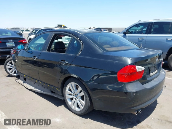 2006 BMW 3 Series 325i z VIN WBAVB13566KX48999, wystawiony jako IAAI lot #42724511 z przebiegiem 325 507 mil mil oraz . Historia ofert i sprzedaży dostępna na DreamBid. Obrazek 3.