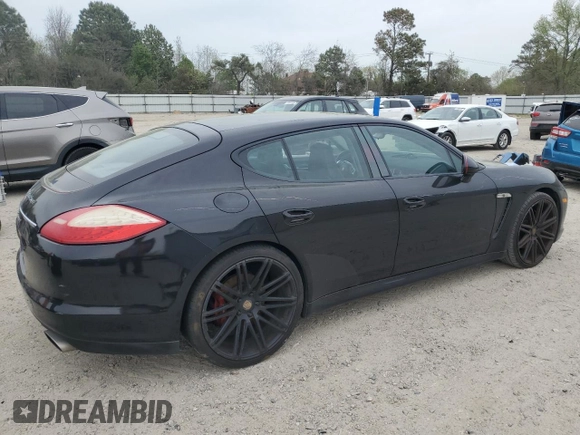 2011 Porsche Panamera z VIN WP0AA2A77BL013970, wystawiony jako Copart lot #52149445 z przebiegiem 165 926 mil mil oraz Czysty tytuł • Clean title. Historia ofert i sprzedaży dostępna na DreamBid. Obrazek 3.
