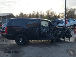 2011 Chevrolet Tahoe Commercial с VIN 1GNLC2E08BR237480, выставлен на аукционе IAAI как лот 40892503 с пробегом 131 015 миль миль и . История ставок и продаж доступна на DreamBid. Изображение 14.