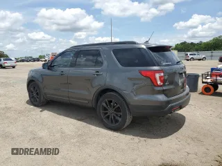 2018 Ford Explorer XLT z VIN 1FM5K7D89JGB42134, wystawiony jako Copart lot #58196355 z przebiegiem 92 873 mil mil oraz Szkoda całkowita • Salvage title. Historia ofert i sprzedaży dostępna na DreamBid. Obrazek 2.