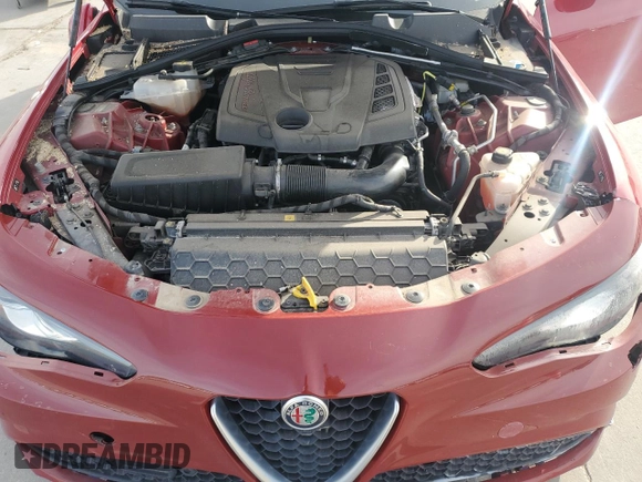 2021 Alfa Romeo Giulia z VIN ZARFAMAN9M7639831, wystawiony jako Copart lot #83743634 z przebiegiem Nie podano mil oraz Czysty tytuł • Clean title. Historia ofert i sprzedaży dostępna na DreamBid. Obrazek 11.