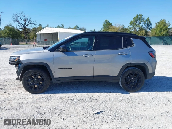 2023 Jeep Compass Latitude with VIN 3C4NJDBN8PT507373, listed as a IAAI auction lot 41669270 with 32,045 mi miles and . Bid and sale history available at DreamBid. Image 14.
