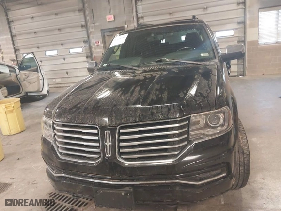 2017 Lincoln Navigator L Reserve with VIN 5LMJJ3LT3HEL13995, listed as a IAAI auction lot 41868730 with 183,656 mi miles. Bid and sale history available at carsss.com. Image 12.