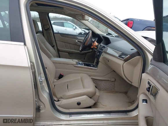 2011 Mercedes-Benz E-Class E 350 Luxury with VIN WDDHF8HB7BA449152, listed as a IAAI auction lot 41757898 with 185,324 mi miles. Bid and sale history available at carsss.com. Image 5.