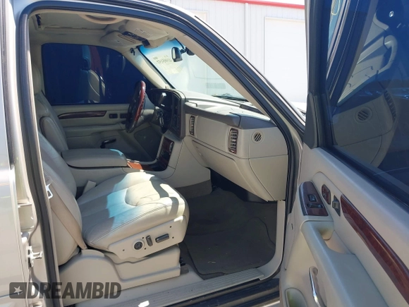 2005 Cadillac Escalade EXT z VIN 3GYEK62NX5G113446, wystawiony jako IAAI lot #41995157 z przebiegiem 173 247 mil mil oraz . Historia ofert i sprzedaży dostępna na DreamBid. Obrazek 5.
