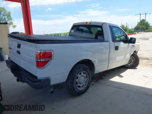 2013 Ford F-150 XL with VIN 1FTMF1EM9DKD83903, listed as a IAAI auction lot 40367820 with 91,412 mi miles. Bid and sale history available at carsss.com. Image 4.