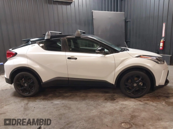 2022 Toyota C-HR XLE with VIN JTNKHMBX8N1136201, listed as a IAAI auction lot 41632985 with 16,278 mi miles. Bid and sale history available at carsss.com. Image 13.
