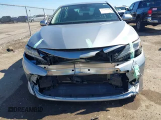 2020 Toyota Camry LE with VIN 4T1C11AK4LU302190, listed as a IAAI auction lot 41625262 with 61,337 mi miles. Bid and sale history available at carsss.com. Image 6.
