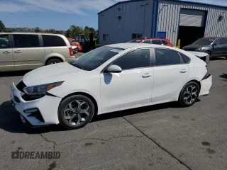 2021 Kia Forte LXS z VIN 3KPF24AD4ME270049, wystawiony jako Copart lot #60753985 z przebiegiem 69 739 mil mil oraz Szkoda całkowita • Salvage title. Historia ofert i sprzedaży dostępna na DreamBid. Obrazek 1.
