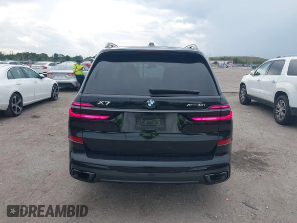 2024 BMW X7 xDrive40i z VIN 5UX23EM01R9V59412, wystawiony jako IAAI lot #41890300 z przebiegiem 11 867 mil mil oraz . Historia ofert i sprzedaży dostępna na DreamBid. Obrazek 16.