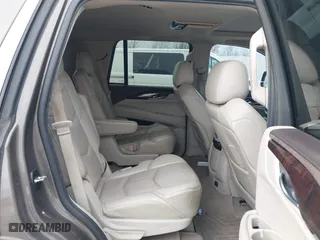 2015 Cadillac Escalade Luxury with VIN 1GYS3MKJ9FR725818, listed as a IAAI auction lot 41596731 with 224,246 mi miles. Bid and sale history available at carsss.com. Image 8.
