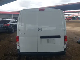 2017 Nissan NV200 S z VIN 3N6CM0KN3HK708335, wystawiony jako IAAI lot #41713394 z przebiegiem 139 215 mil mil oraz . Historia ofert i sprzedaży dostępna na DreamBid. Obrazek 16.