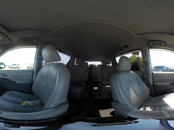2011 Toyota Sienna XLE AAS с VIN 5TDYK3DC1BS142229, выставлен на аукционе IAAI как лот 42076380 с пробегом 132 768 миль миль и . История ставок и продаж доступна на DreamBid. Изображение 21.