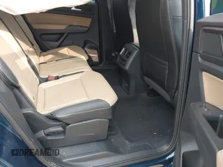 2022 Volkswagen Atlas SE z VIN 1V2KC2CA9NC216742, wystawiony jako IAAI lot #42406428 z przebiegiem 34 598 mil mil oraz . Historia ofert i sprzedaży dostępna na DreamBid. Obrazek 8.
