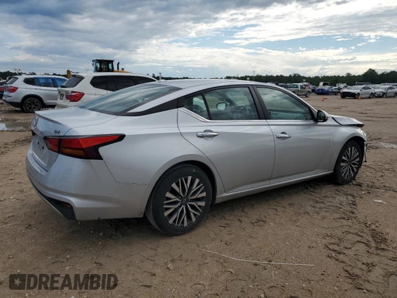2023 Nissan Altima SV z VIN 1N4BL4DV7PN330976, wystawiony jako Copart lot #56549885 z przebiegiem 40 420 mil mil oraz Szkoda całkowita • Salvage title. Historia ofert i sprzedaży dostępna na DreamBid. Obrazek 3.