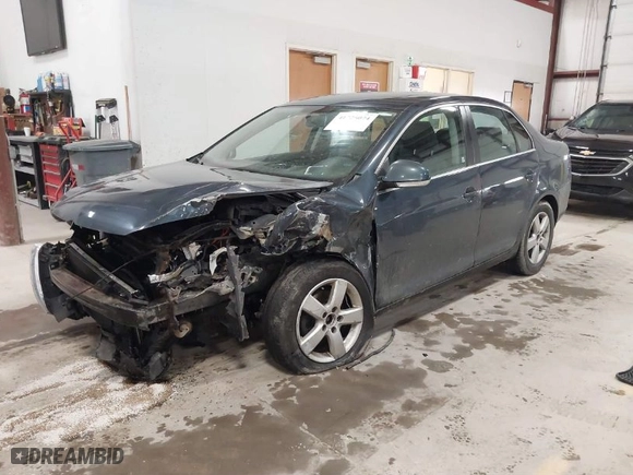 2009 Volkswagen Jetta Sedan SE with VIN 3VWRZ71K29M178750, listed as a IAAI auction lot 41725074 with 161,104 mi miles. Bid and sale history available at carsss.com. Image 2.
