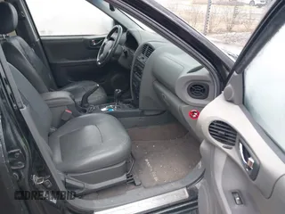 2004 Hyundai Santa Fe GLS z VIN KM8SC73E04U607574, wystawiony jako IAAI lot #41879786 z przebiegiem 183 474 mil mil oraz . Historia ofert i sprzedaży dostępna na DreamBid. Obrazek 5.
