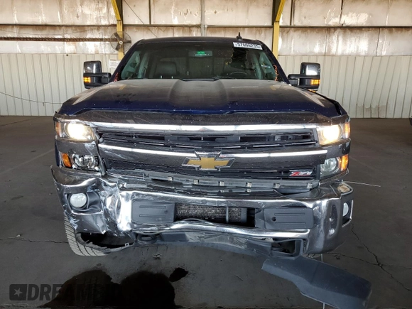 2016 Chevrolet Silverado 3500HD LTZ z VIN 1GC4K0C87GF258682, wystawiony jako Copart lot #57608235 z przebiegiem 213 684 mil mil oraz Szkoda całkowita • Salvage title. Historia ofert i sprzedaży dostępna na DreamBid. Obrazek 5.