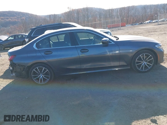 2022 BMW 3 Series 330i xDrive with VIN 3MW5R7J01N8C32331, listed as a IAAI auction lot 40766569 with 27,105 mi miles. Bid and sale history available at carsss.com. Image 13.