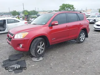 2010 Toyota RAV4 Limited z VIN JTMDF4DVXA5027336, wystawiony jako IAAI lot #42264028 z przebiegiem 118 122 mil mil oraz . Historia ofert i sprzedaży dostępna na DreamBid. Obrazek 16.