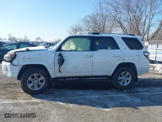 2022 Toyota 4Runner SR5 Premium with VIN JTENU5JR0N6058842, listed as a IAAI auction lot 41405515 with 27,480 mi miles. Bid and sale history available at carsss.com. Image 14.