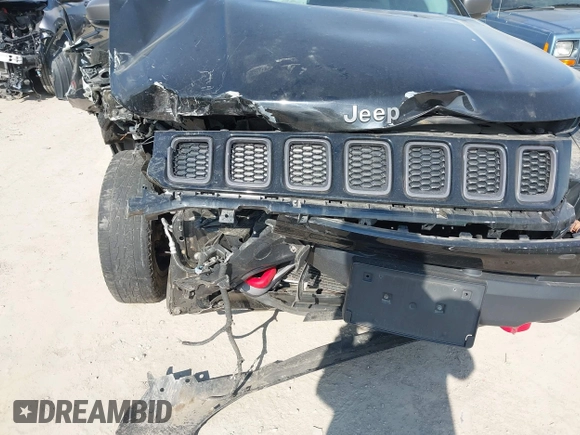 2018 Jeep Compass Trailhawk with VIN 3C4NJDDB5JT419276, listed as a IAAI auction lot 42040909 with Not Provided miles and . Bid and sale history available at carsss.com. Image 6.