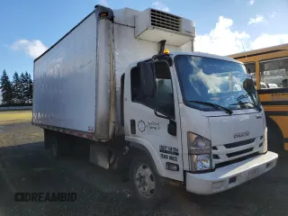 2019 Isuzu NQR IBT PWL with VIN JALE5W167K7304416, listed as a Copart auction lot 44810974 with 121,819 mi miles and Salvage Title. Bid and sale history available at carsss.com. Image 4.