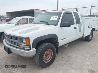 2000 Chevrolet Silverado 2500 z VIN 1GCGK29R4YF475472, wystawiony jako IAAI lot #42082060 z przebiegiem 192 899 mil mil oraz . Historia ofert i sprzedaży dostępna na DreamBid. Obrazek 2.