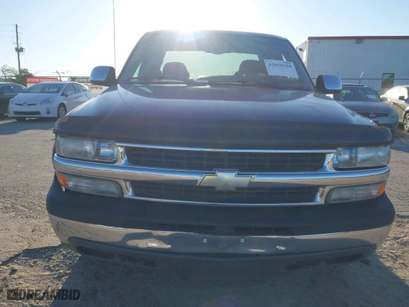 2000 Chevrolet Silverado 1500 LS with VIN 2GCEC19T6Y1319371, listed as a IAAI auction lot 42056328 with 177,762 mi miles. Bid and sale history available at carsss.com. Image 6.
