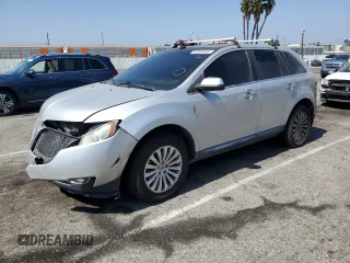 2011 Lincoln MKX z VIN 2LMDJ6JK6BBJ32263, wystawiony jako Copart lot #60849835 z przebiegiem 164 391 mil mil oraz Szkoda całkowita • Salvage title. Historia ofert i sprzedaży dostępna na DreamBid. Obrazek 1.