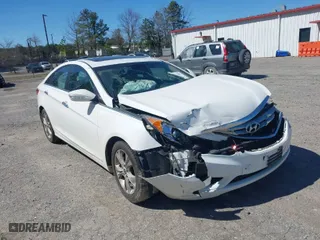 2013 Hyundai Sonata SE with VIN 5NPEC4ACXDH804800, listed as a IAAI auction lot 41794683 with 173,804 mi miles. Bid and sale history available at carsss.com. Image 6.