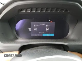 2024 Volvo XC90 Plus Bright Theme with VIN YV4L12PE8R1173048, listed as a Copart auction lot 83566354 with 13,738 mi miles and Salvage Title. Bid and sale history available at DreamBid. Image 9.