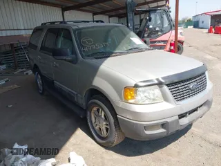 2005 Ford Expedition Special Service with VIN 1FMPU155X5LA55439, listed as a IAAI auction lot 41775319 with 103,301 mi miles. Bid and sale history available at carsss.com. Image 1.