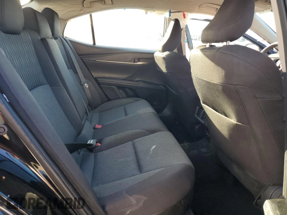 2025 Toyota Camry LE z VIN 4T1DAACK6SU023078, wystawiony jako Copart lot #47634775 z przebiegiem 8 572 mil mil oraz Szkoda całkowita • Salvage title. Historia ofert i sprzedaży dostępna na DreamBid. Obrazek 11.