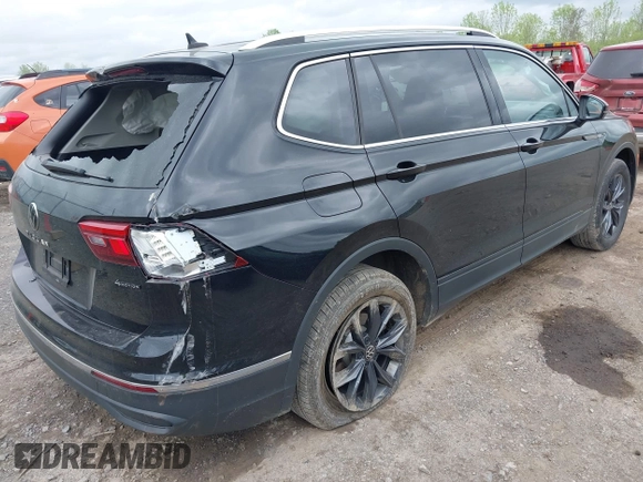 2022 Volkswagen Tiguan SE z VIN 3VV2B7AX4NM093585, wystawiony jako IAAI lot #42267105 z przebiegiem 31 239 mil mil oraz . Historia ofert i sprzedaży dostępna na DreamBid. Obrazek 4.