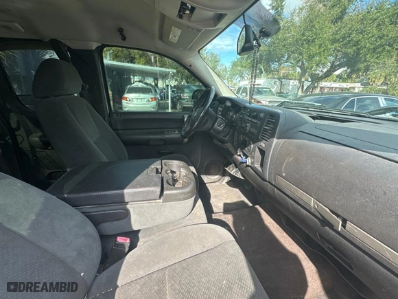 2008 Chevrolet Silverado 1500 LT w/2LT with VIN 2GCEC19J681272454, listed as a Copart auction lot 87048984 with 225,540 mi miles and Clean Title. Bid and sale history available at carsss.com. Image 5.