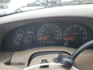 1997 Ford Expedition XLT with VIN 1FMEU17L5VLB80125, listed as a Copart auction lot 83892824 with 257,738 mi miles and Salvage title. Bid and sale history available at DreamBid. Image 9.
