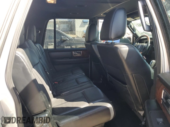 2015 Lincoln Navigator z VIN 5LMJJ3HT9FEJ02435, wystawiony jako Copart lot #49394715 z przebiegiem 117 734 mil mil oraz Czysty tytuł • Clean title. Historia ofert i sprzedaży dostępna na DreamBid. Obrazek 11.