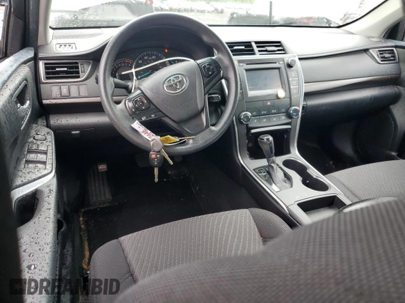 2015 Toyota Camry XLE z VIN 4T4BF1FK7FR460099, wystawiony jako Copart lot #57674195 z przebiegiem 162 774 mil mil oraz Szkoda całkowita • Salvage title. Historia ofert i sprzedaży dostępna na DreamBid. Obrazek 8.