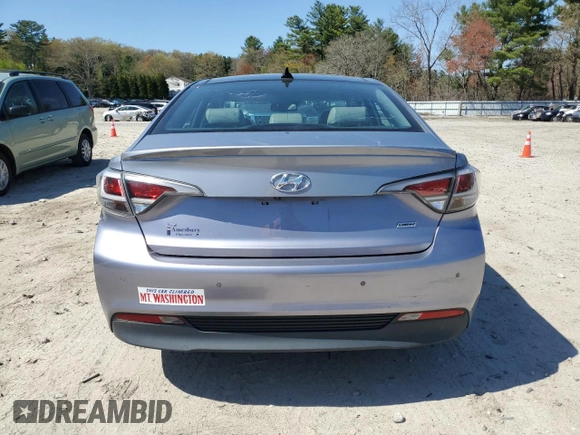 2016 Hyundai Sonata Hybrid Limited with VIN KMHE34L15GA029860, listed as a Copart auction lot 54985255 with 117,497 mi miles and Clean Title. Bid and sale history available at carsss.com. Image 6.