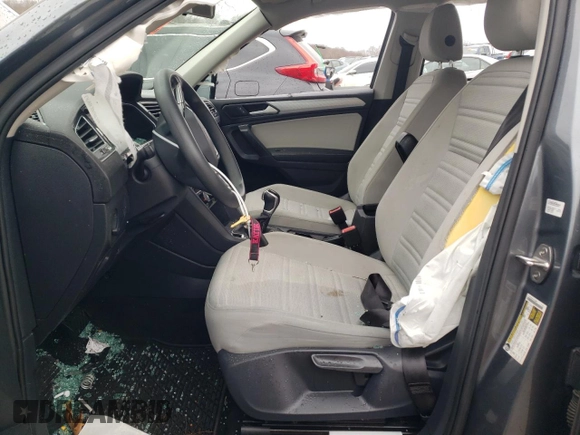 2022 Volkswagen Tiguan S z VIN 3VV1B7AX0NM131082, wystawiony jako Copart lot #47800415 z przebiegiem 59 966 mil mil oraz Szkoda całkowita • Salvage title. Historia ofert i sprzedaży dostępna na DreamBid. Obrazek 7.